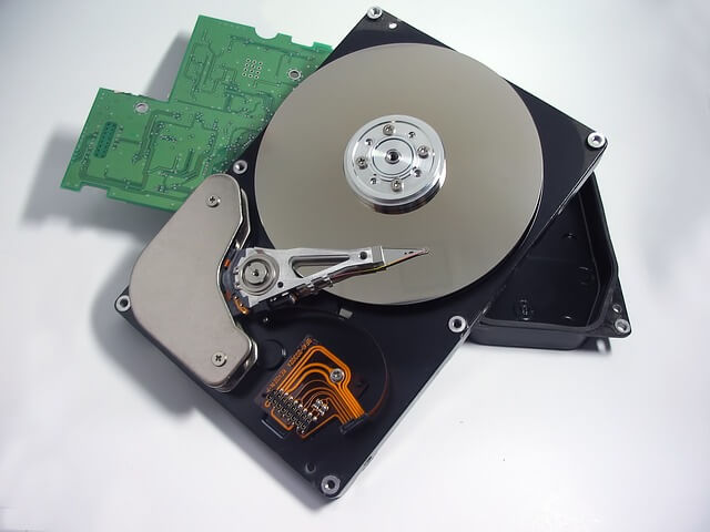 Gambar Harddisk di Komputer