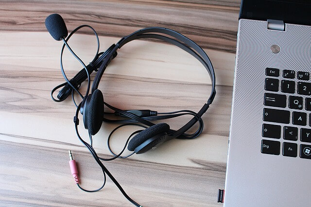 Contoh Microphone Headset