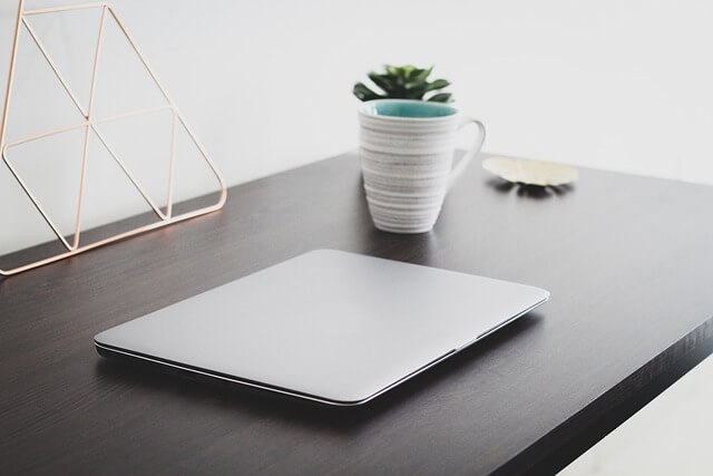 Taruh Laptop Dengan Benar