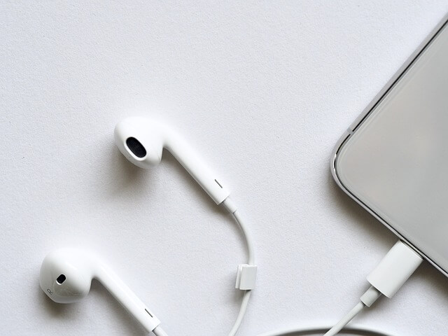 Memeriksa Headset yang Dipakai