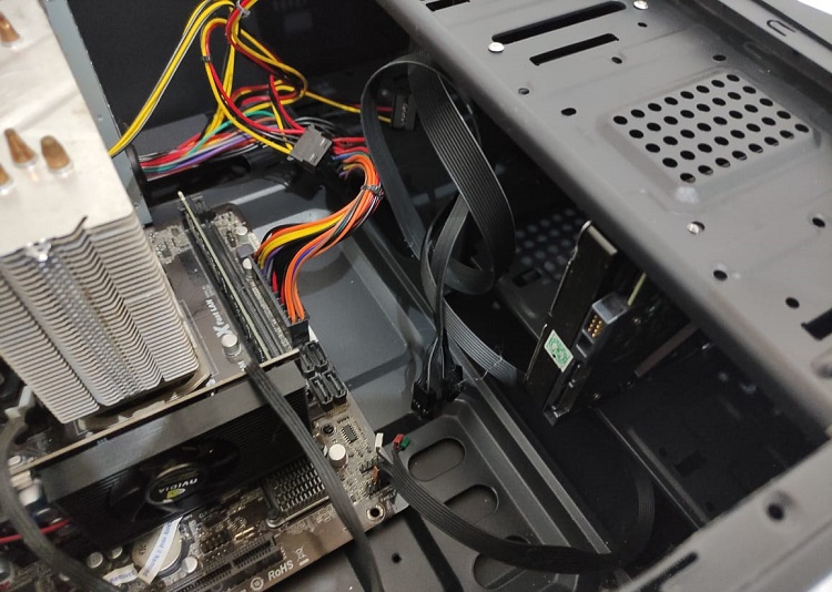 Memasang HDD ke casing