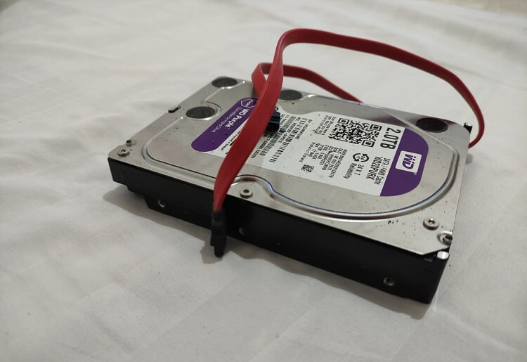 Harddisk dan Kabel SATA