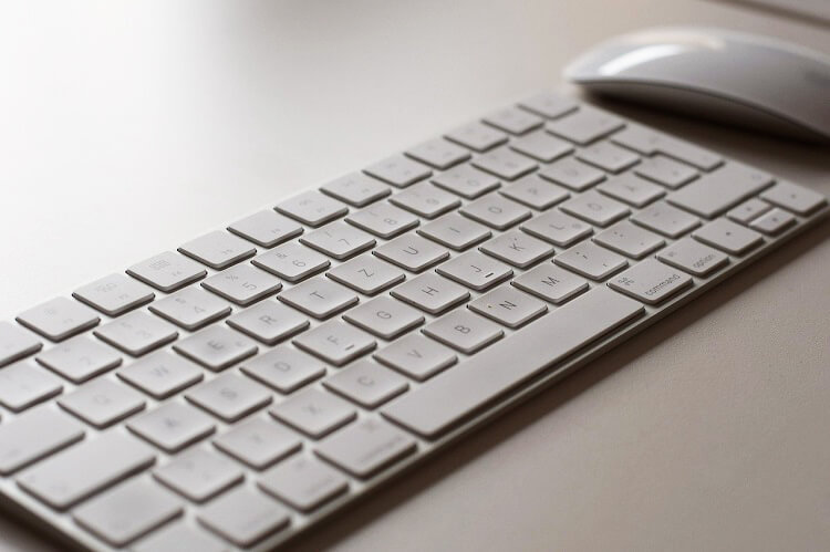Siapkan Keyboard Eksternal untuk Dipakai di Laptop