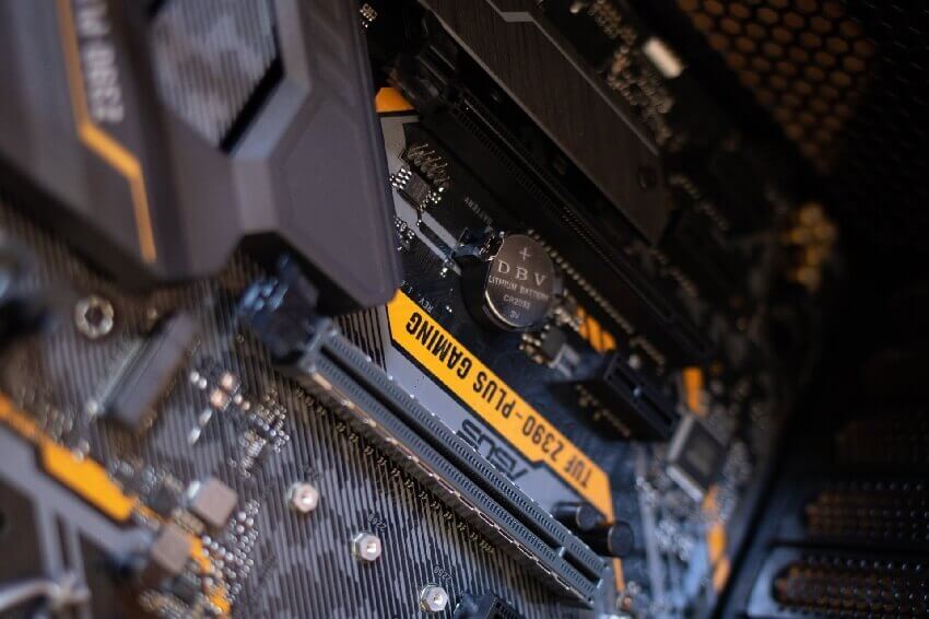 Contoh PCI di Motherboard