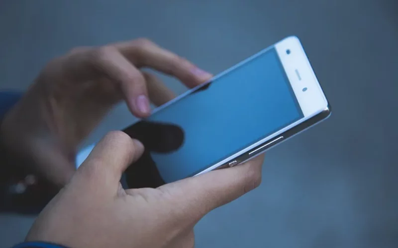Cara Memasang Tempered Glass Sendiri di HP