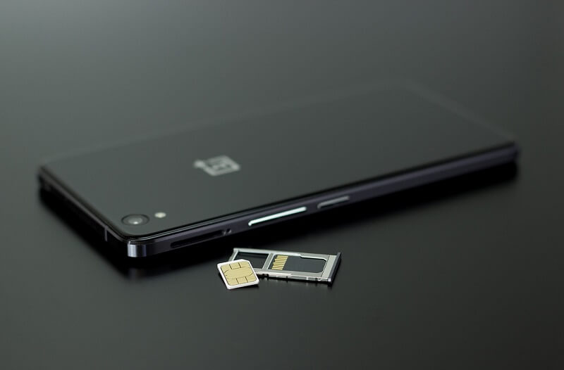 Gunakan Ejector SIM Card untuk Nyalakan HP