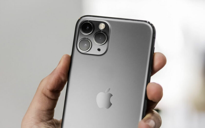 Cara Restart iPhone yang Hang