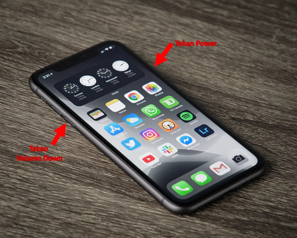 Tekan dan Tahan Tombol Power dan Volume Down
