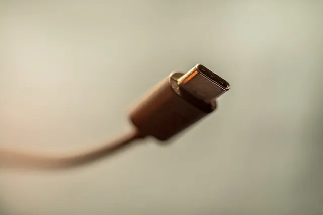 Amplas Bagian Konektor Charger